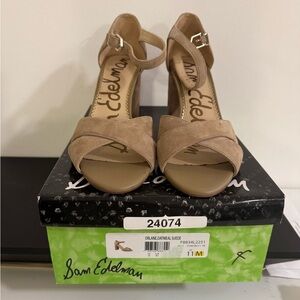 Sam Edelman Women's Oatmeal Suede Sandals